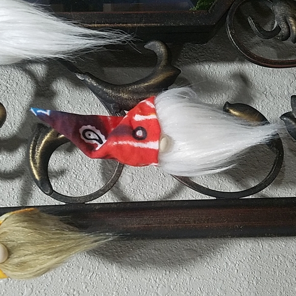 Awesome Magnetic Gnome Decorations - Picture 8 of 9